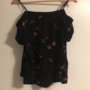 Like New Off the shoulder top